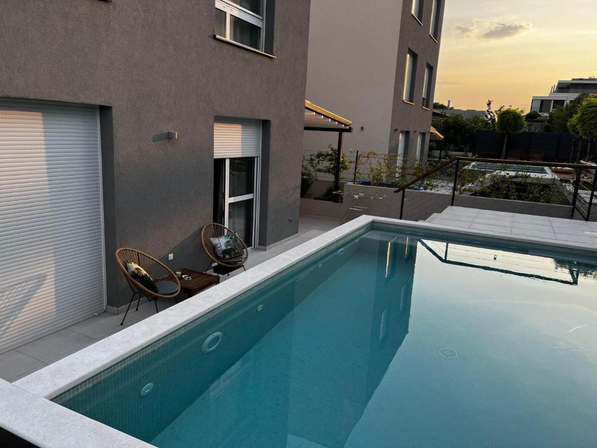 Cozy Seaside Apartment With Private Pool & Terrace Apartment *